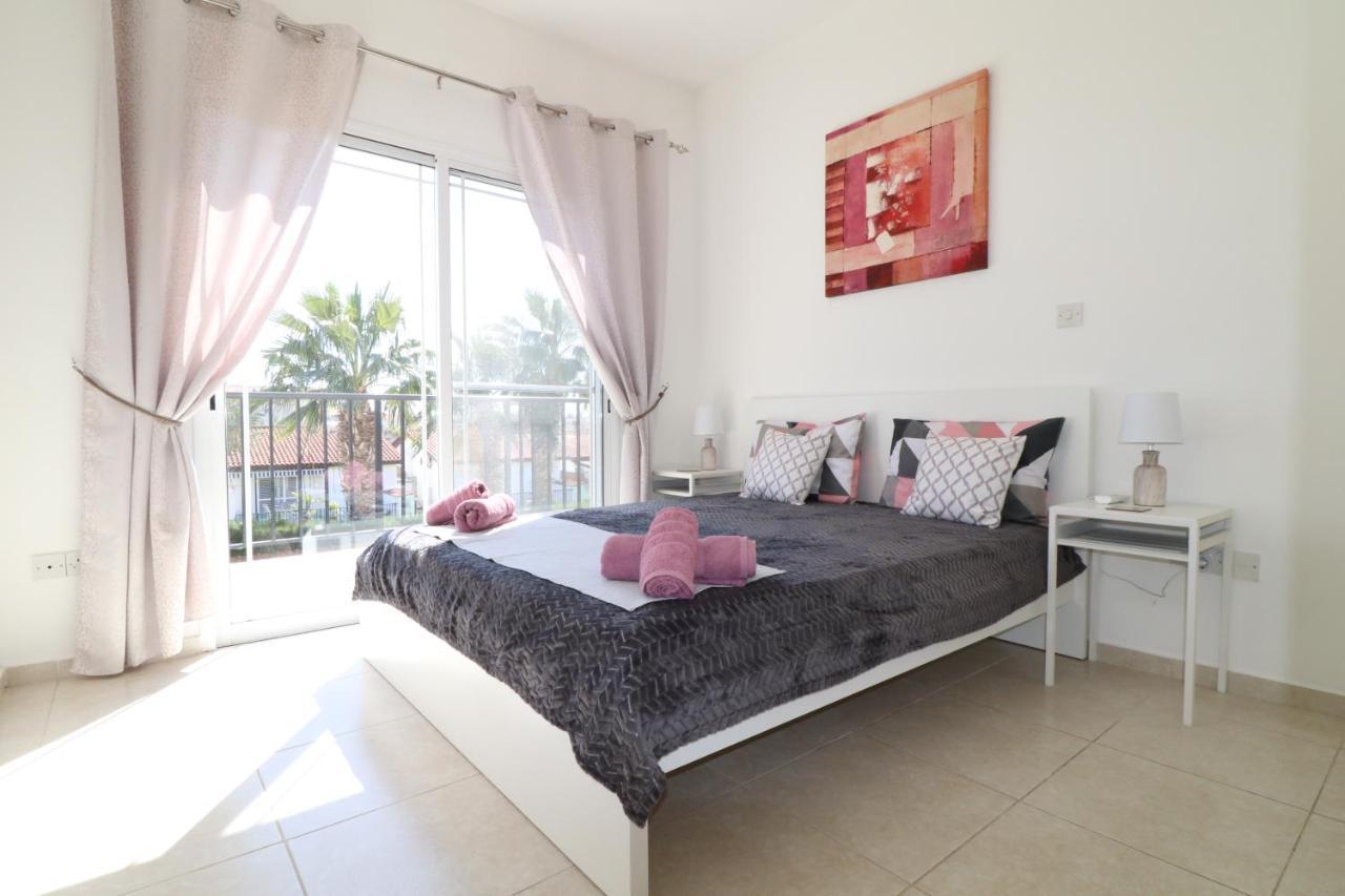 Cyking 2 Bed Apartment With Pool & 10 Min To Beach Paphos Luaran gambar