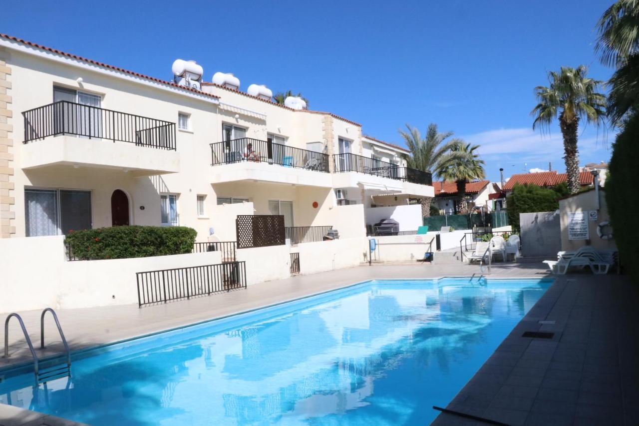 Cyking 2 Bed Apartment With Pool & 10 Min To Beach Paphos Luaran gambar