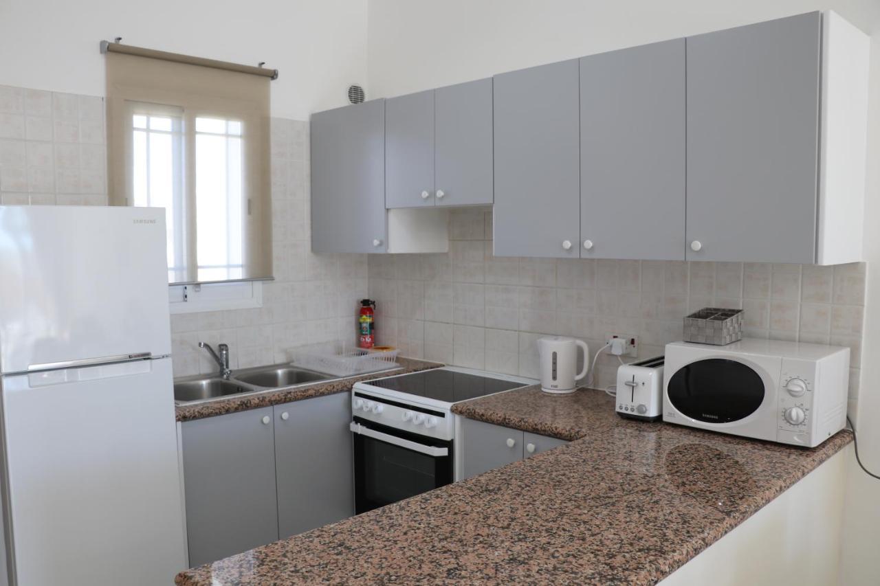 Cyking 2 Bed Apartment With Pool & 10 Min To Beach Paphos Luaran gambar