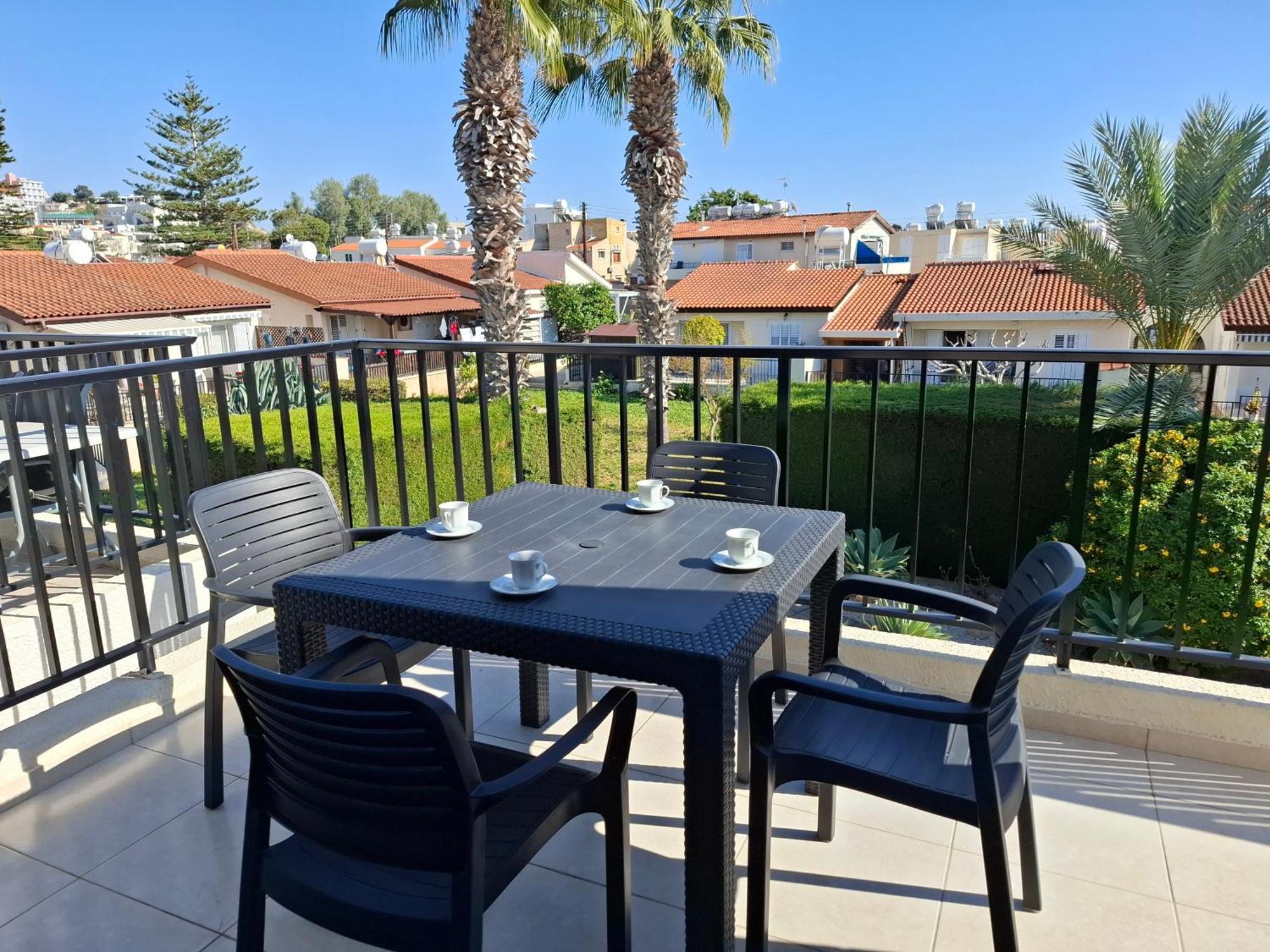 Cyking 2 Bed Apartment With Pool & 10 Min To Beach Paphos Luaran gambar